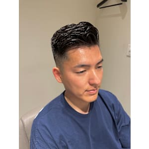 サイドパート×フェードパーマ