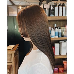 髪質改善ぷるぷるストレート　岩谷明花