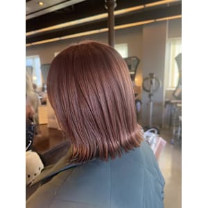 ピンクベージュ