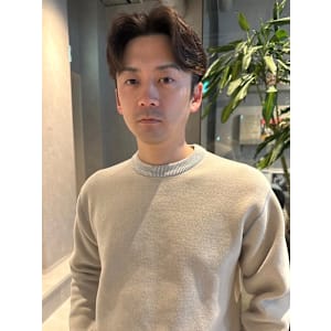 カルマパーマ　韓国風ヘア　センターパート　アップバング