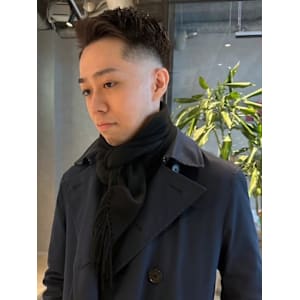 ベリーショート　アップバング　刈り上げ　ツーブロック　30代