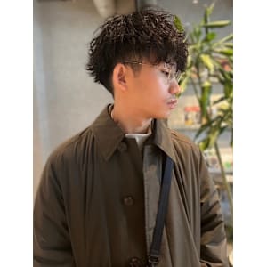 ツイストスパイラルパーマ　ツーブロック　爽やか　10代20代