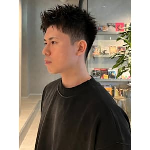 スパイキーショート　アップバング　刈り上げ　メンズカット