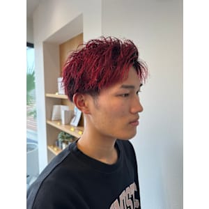 ビビッドカラー×アップバングスタイル