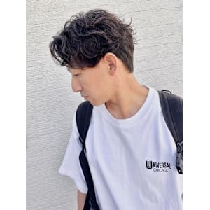 センターパート　スパイラル　フェザーパーマ