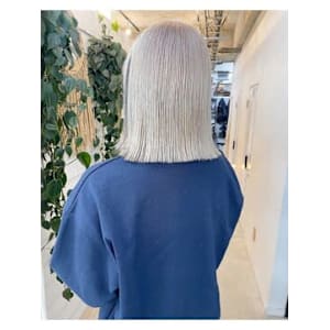 AiM×ミディアム