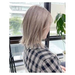 AiM×ミディアム