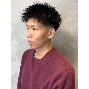 ツイストパーマ　刈り上げ　フェードカット　ショートパーマ