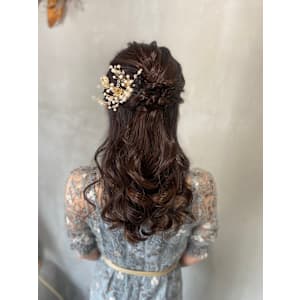 GLAD ハーフアップスタイル