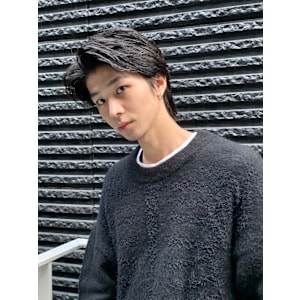 大人男性髪ナチュラルセンターパート