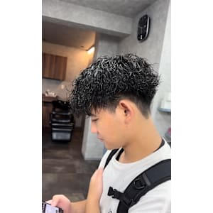 刈り上げマッシュ×波巻きパーマ