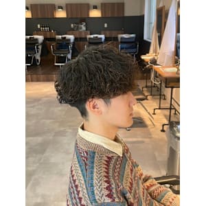 刈り上げマッシュ×波巻きパーマ