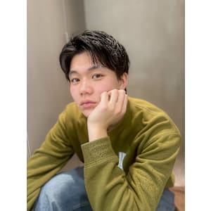 【吉田智哉】スパイキーショート、フェザーショート、ツーブロ