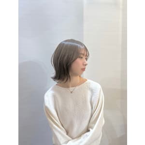 センター南／インナーカラー外ハネミディアムボブ10代20代3