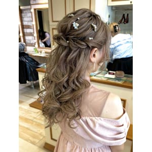 【Neolivekuta】ハーフアップスタイル