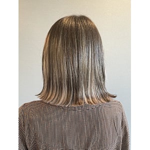 《kitin吉祥寺》クリームベージュインナーカラーボブ
