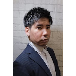 スーツに合うツーブロック束感ショート