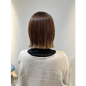 赤羽切りっぱなしボブインナーカラーを活かしたブラウンベージュ