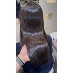 酸性縮毛矯正だから出せる柔らかい艶髪