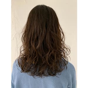 ミディアムレイヤー×ゆるふわウェーブ