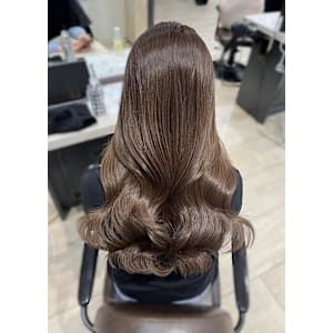 Mako / マロンベージュ 透明感カラー ブリーチなし 