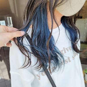 インナーカラーはターコイズブルーも可愛い☆