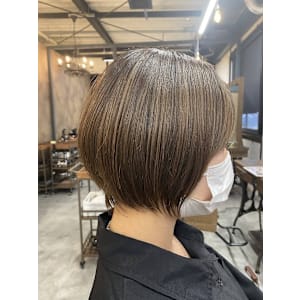 小顔になれるショートボブ