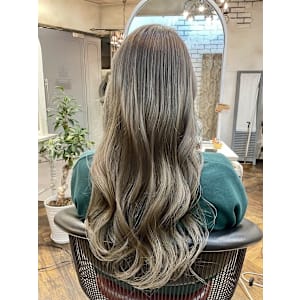 カーキグレージュ