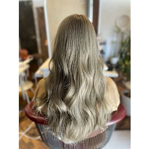 シルバーベージュカラー