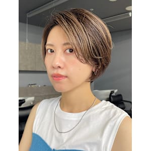 大人女性◎すっきり丸みショート