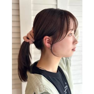 顔周りの印象を作るスタイル