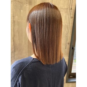 ミルクティーベージュ　ミディアム　サラサラストレート