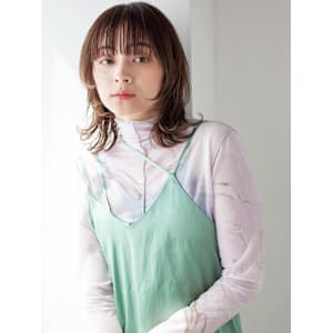 ニュアンスカールのミディアムウルフ