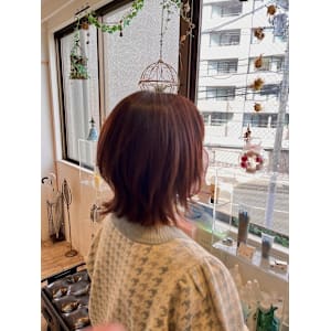 ピンクベージュ×くびれボブ