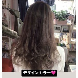 暗めのデザインカラー