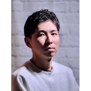 髪質改善アイロンパーマ×ツーブロ刈り上げ