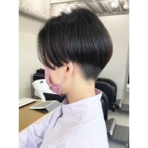 刈り上げショート（福岡市中央区薬院六つ角近くNOUS）