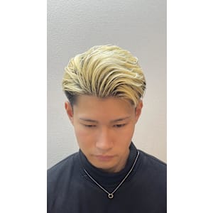 海外風スタイル　ブリーチカラー　フェード