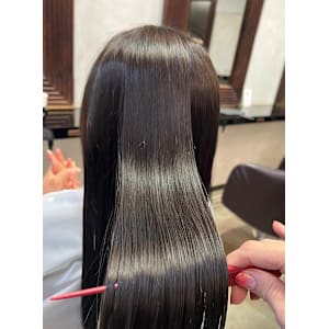 髪質改善/ 縮毛矯正/ 酸熱ストレート/白髪染め/ショート