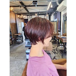 大人女性の小顔ショート