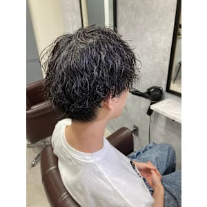 メンズツイストスパイラルパーマ - GLADGE池袋/ダブルカラー/ブリーチ【グラッジイケブクロダブルカラーブリーチ】掲載中