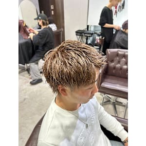 メンズハイライトベージュ - GLADGE池袋/ダブルカラー/ブリーチ【グラッジイケブクロダブルカラーブリーチ】掲載中