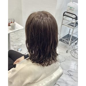ミディアムパーマスタイル