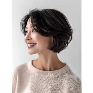 ショートボブ　白髪ぼかしハイライト　30代40代　センター