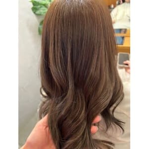 ナチュラルグレージュ