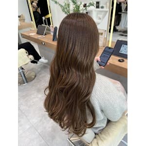 春におすすめ！オリーブベージュ