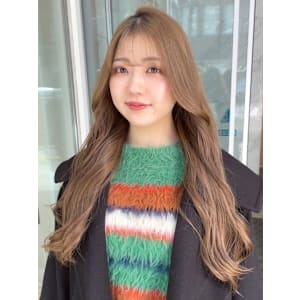 ラテベージュ　メルティーカラー　ロングヘア　ハイトーンカラー