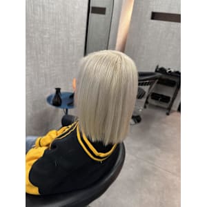 ホワイトベージュ