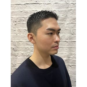 ソフトモヒカン刈り上げショート