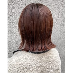 おしゃれなオレンジベージュのぱっつんボブ